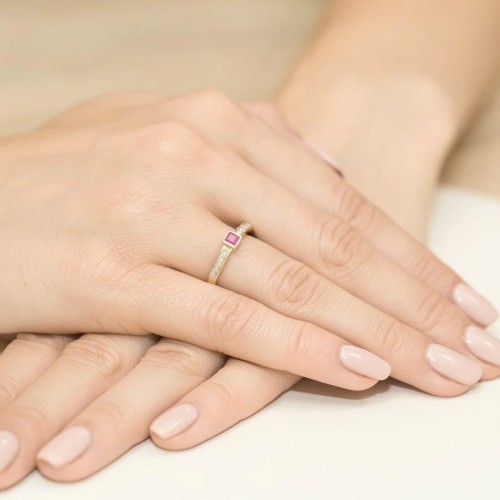 Złoty Pierścionek 585 z diamentem rubin 0,20ct