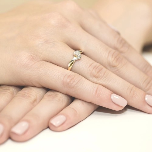 Złoty Pierścionek 585 z diamentem brylant 0,04ct