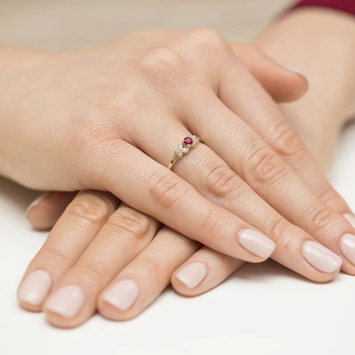 Złoty Pierścionek 585 z diamentem rubin 0,15ct