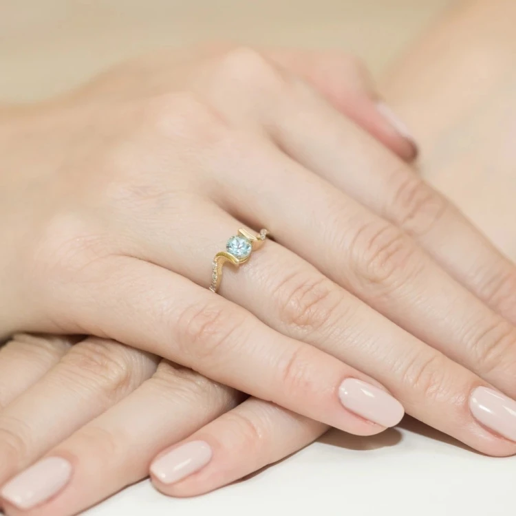 Złoty Pierścionek 585 z diamentem topaz 0,50ct