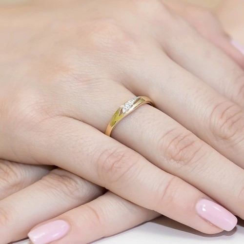 Złoty Pierścionek 585 z diamentem brylant 0,03ct